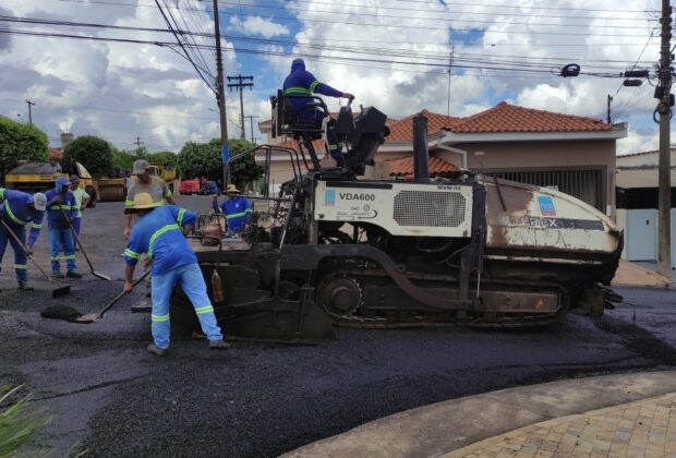 Prefeitura inicia obras de recape em 18 vias