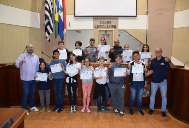 Murilo Jácomo recebe a visita de alunos da Escola Juventina
