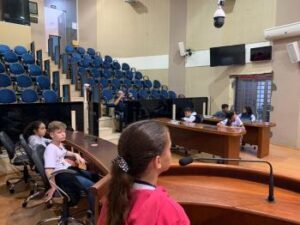 Murilo Jácomo recebe a visita de alunos da Escola Juventina