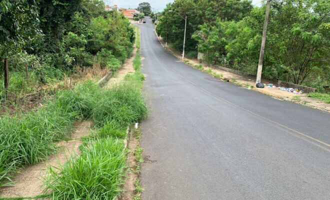 Ponte que liga os bairros Jardim Esperança e Jardim Canaã