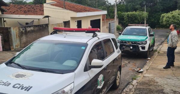 Polícia Civil prende dois indivíduos em flagrante por tráfico de drogas.