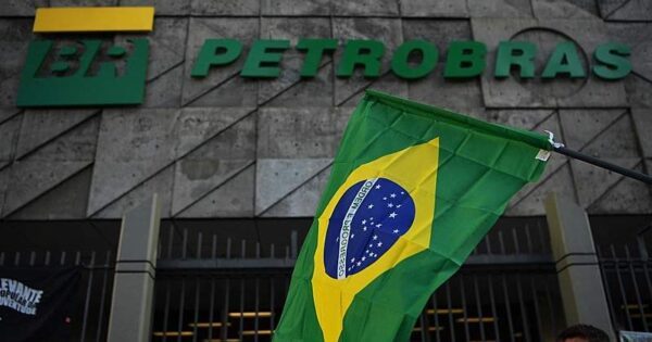 Petrobras anuncia pagamento de dividendos aos acionistas