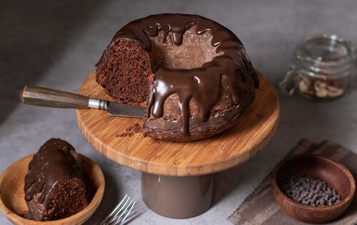 Como deixar receitas de bolos comuns mais saudáveis