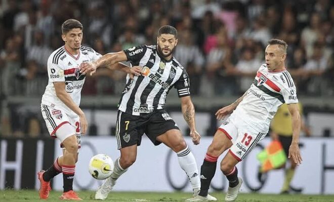 São Paulo pega Galo em tarde de apresentações no Morumbi