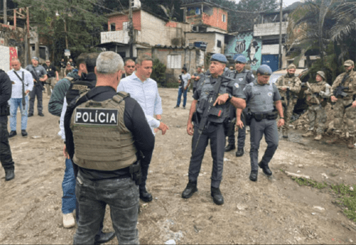 Polícia Militar prende 58 pessoas e apreende drogas e armas em Operação Escudo